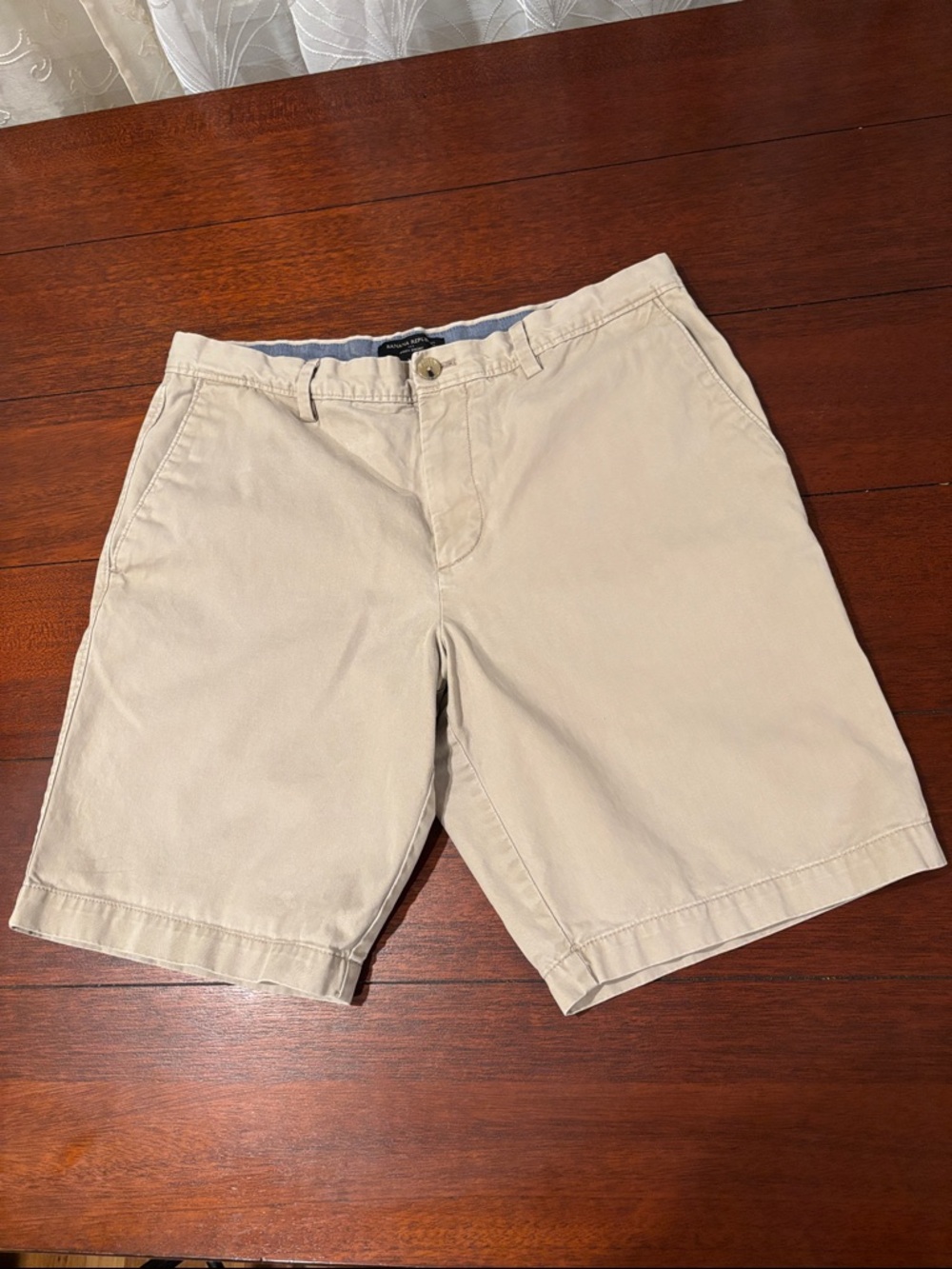 Banana Republic Men's Classic Khaki Shorts - Beige